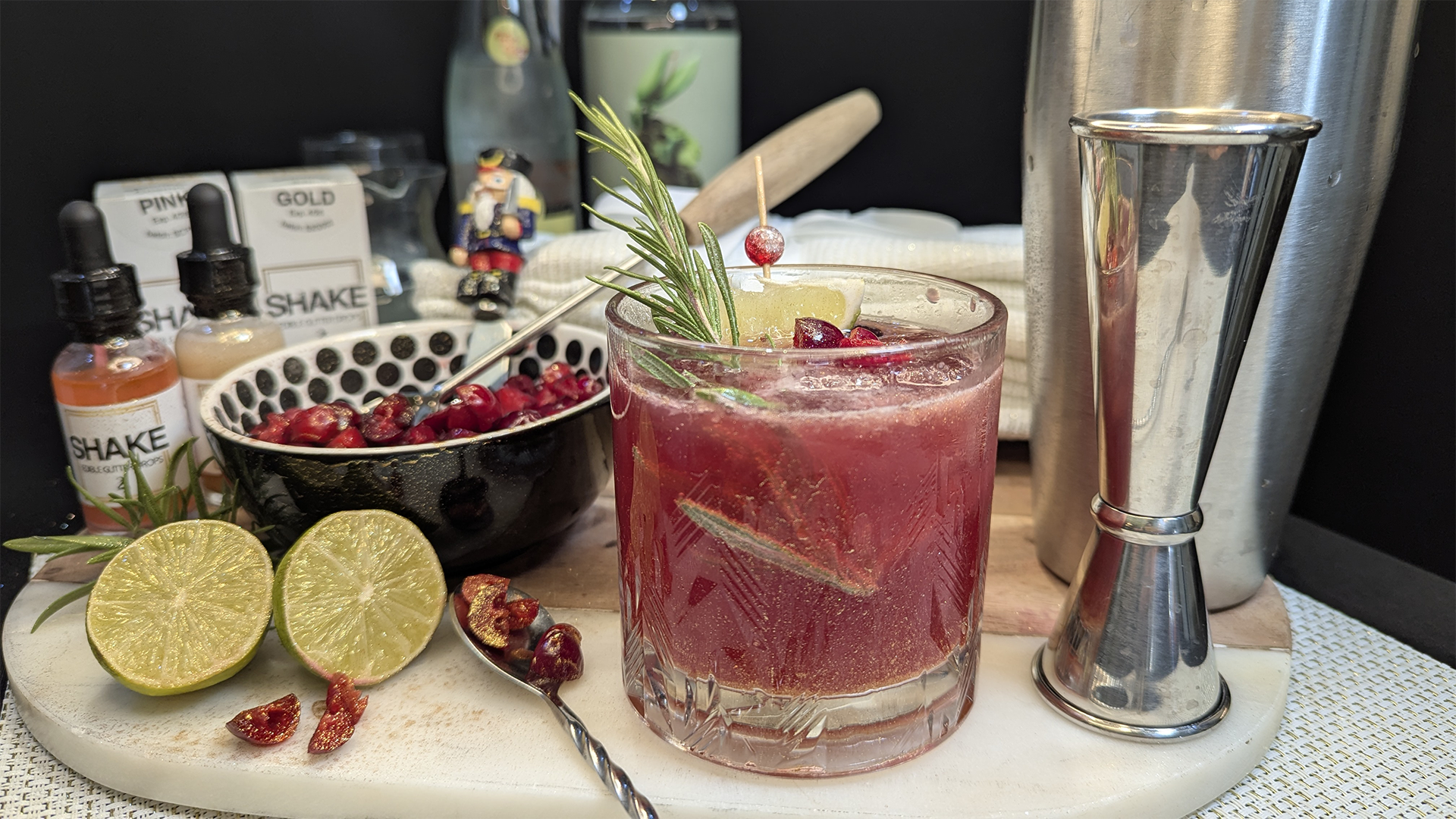 Cape Sparkle 🥃 (THC-Infused Cape Codder Mocktail)