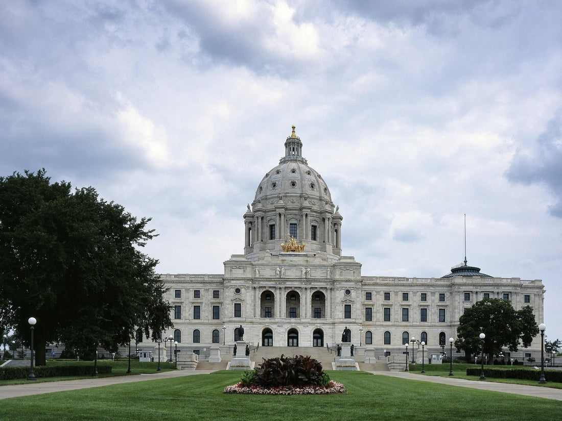 THC Drinks in Minnesota: Laws, Effects & Where to Buy